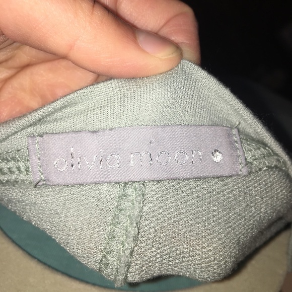 White lace and green top - Picture 3 of 3